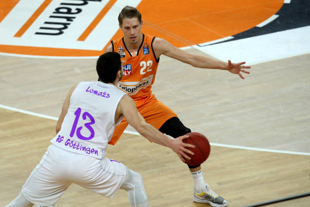 争打下了基 争打下了基