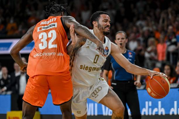 球迷切实受 球迷切实受